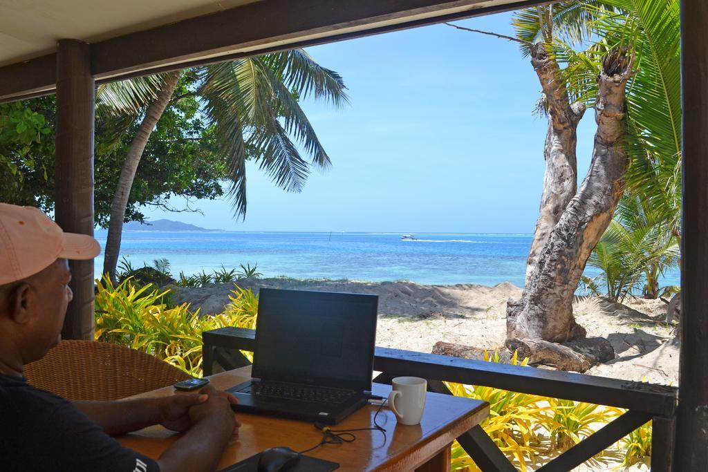 Ratu Kini Backpackers And Dive Resort Мана-Айленд Номер фото