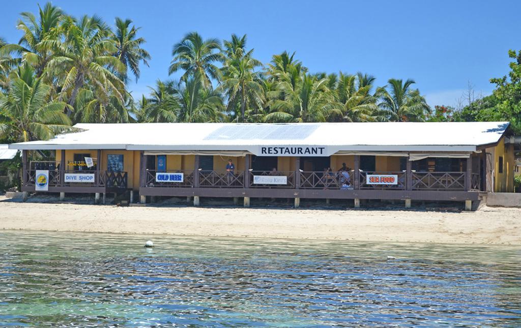 Ratu Kini Backpackers And Dive Resort Мана-Айленд Екстер'єр фото